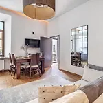 Domillion Quiet 2bdr W Panorama & Balcony B83 شقة
